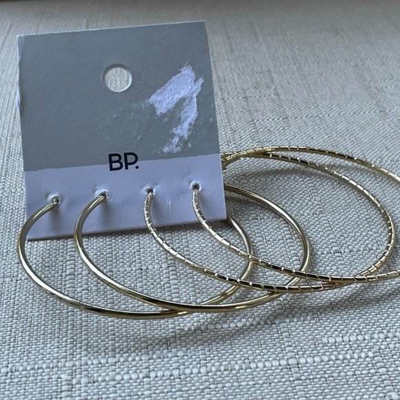 BP Nordstrom Women Earrings Gold Tone Hoop Ear Jewelry Set of 2 Earrings - Picture 4 of 10